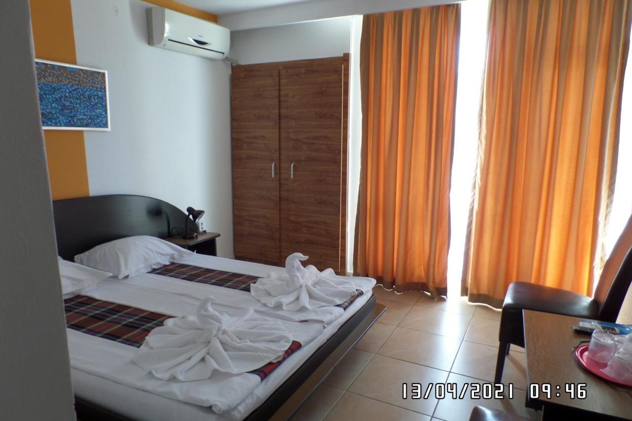 Hotel Metropol مامايا المظهر الخارجي الصورة