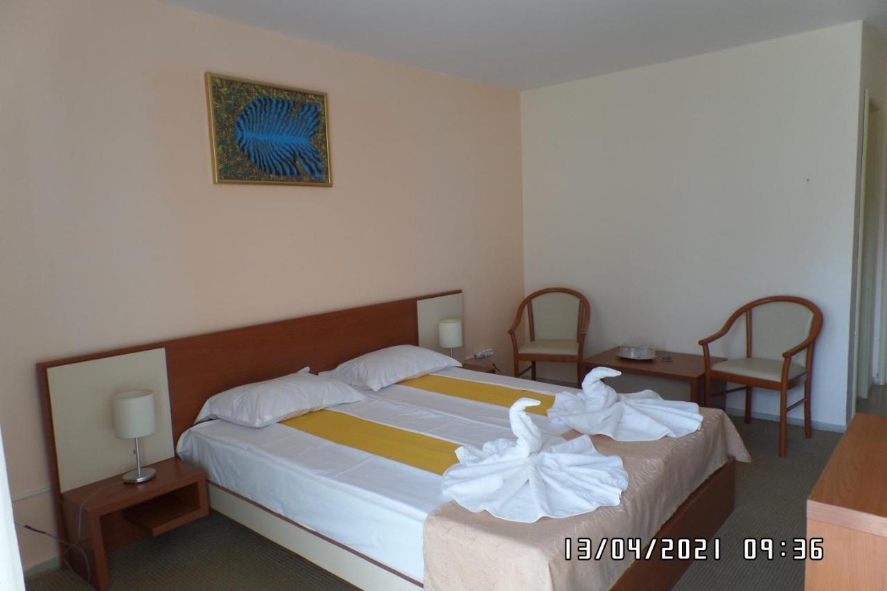 Hotel Metropol مامايا المظهر الخارجي الصورة