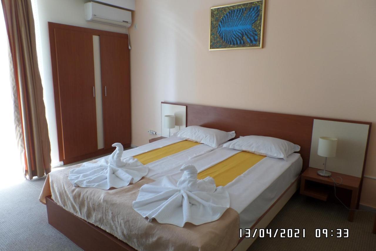Hotel Metropol مامايا المظهر الخارجي الصورة